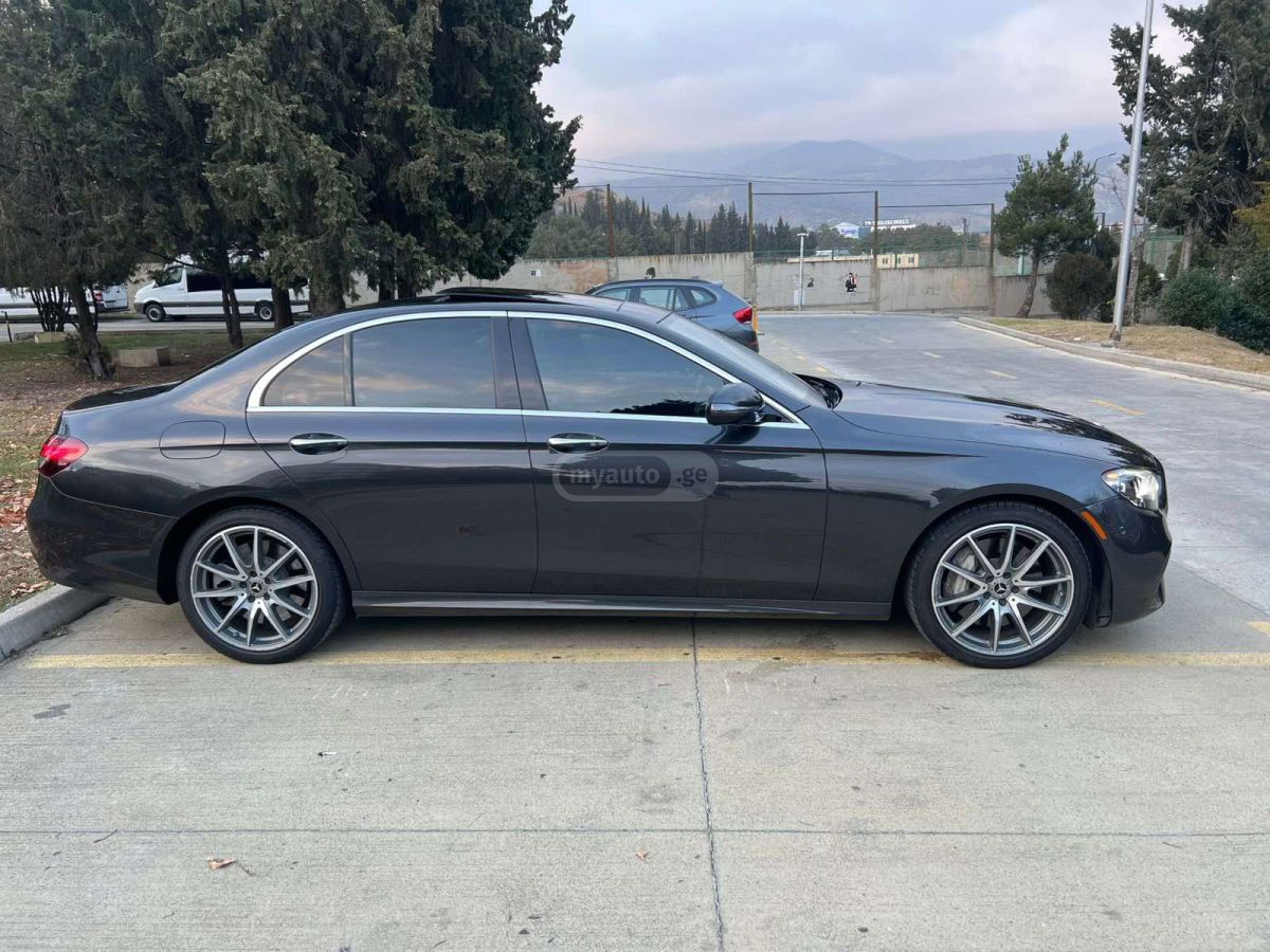 Mercedes-Benz E 450 2021 — миниатюра 13