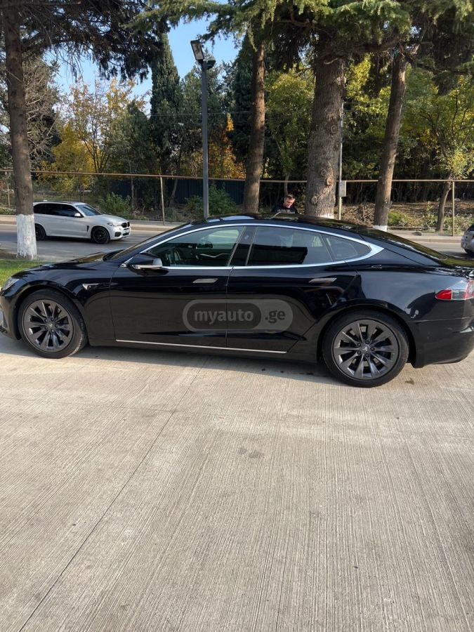 Tesla Model S - фото 2