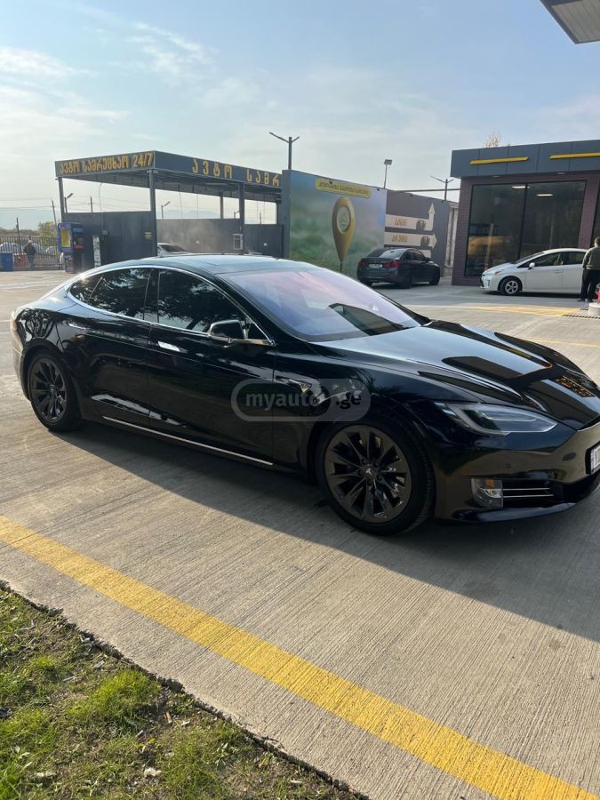 Tesla Model S - фото 3