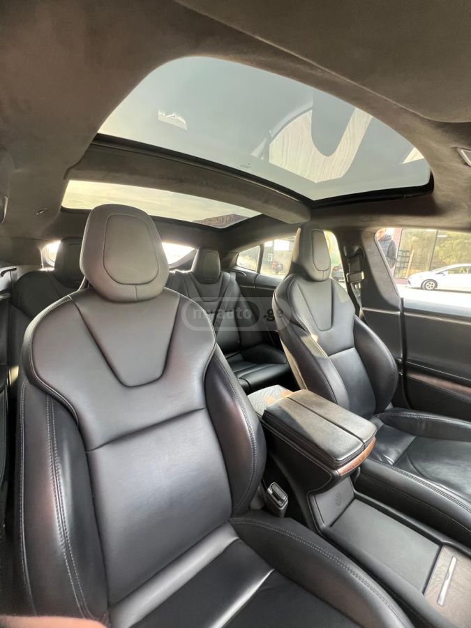 Tesla Model S - фото 4