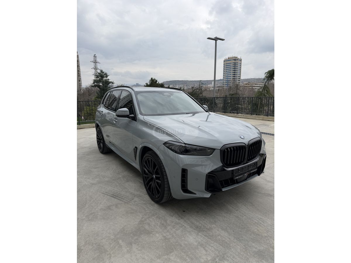 BMW xDrive40i 4dr All-Wheel Drive — миниатюра 1