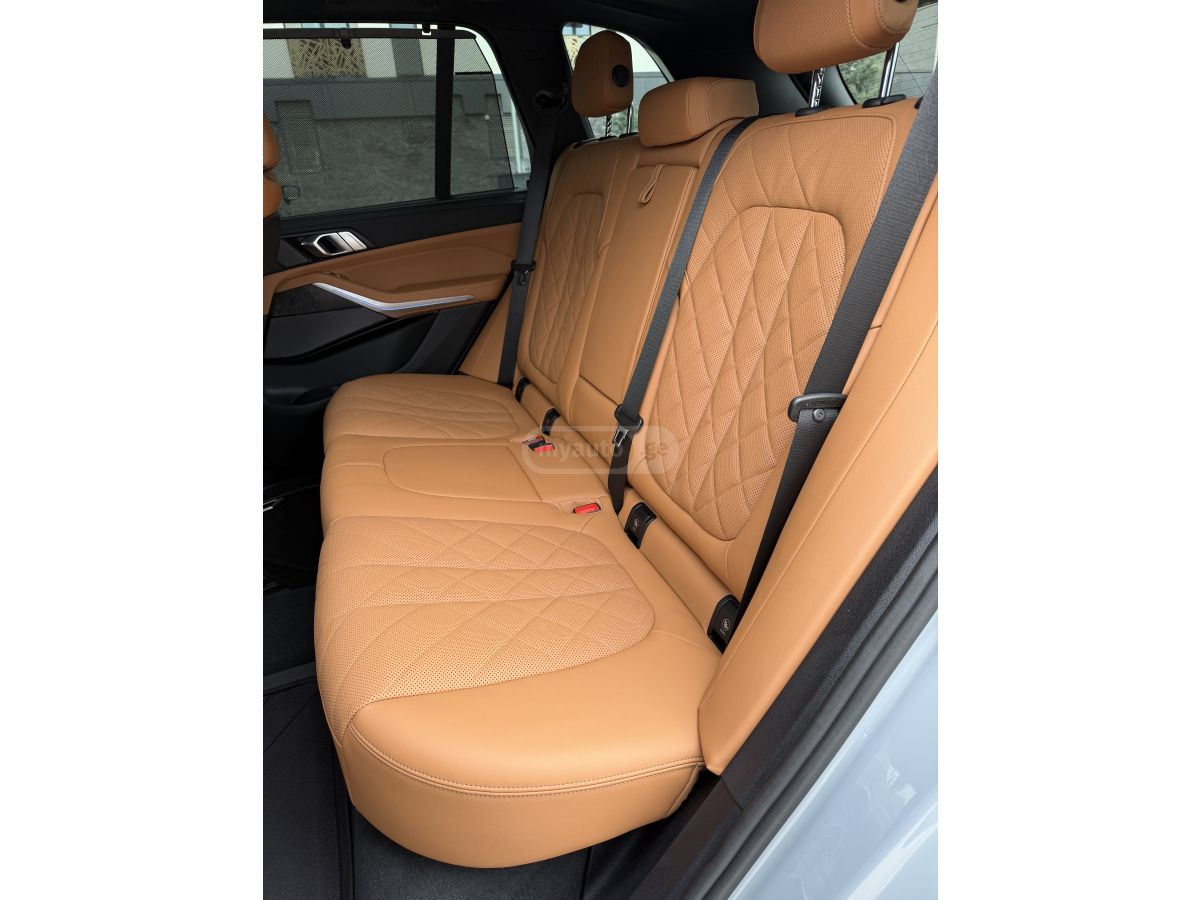 BMW xDrive40i 4dr All-Wheel Drive — миниатюра 11