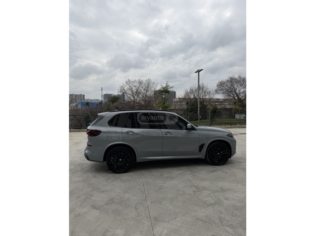 BMW xDrive40i 4dr All-Wheel Drive — миниатюра 4