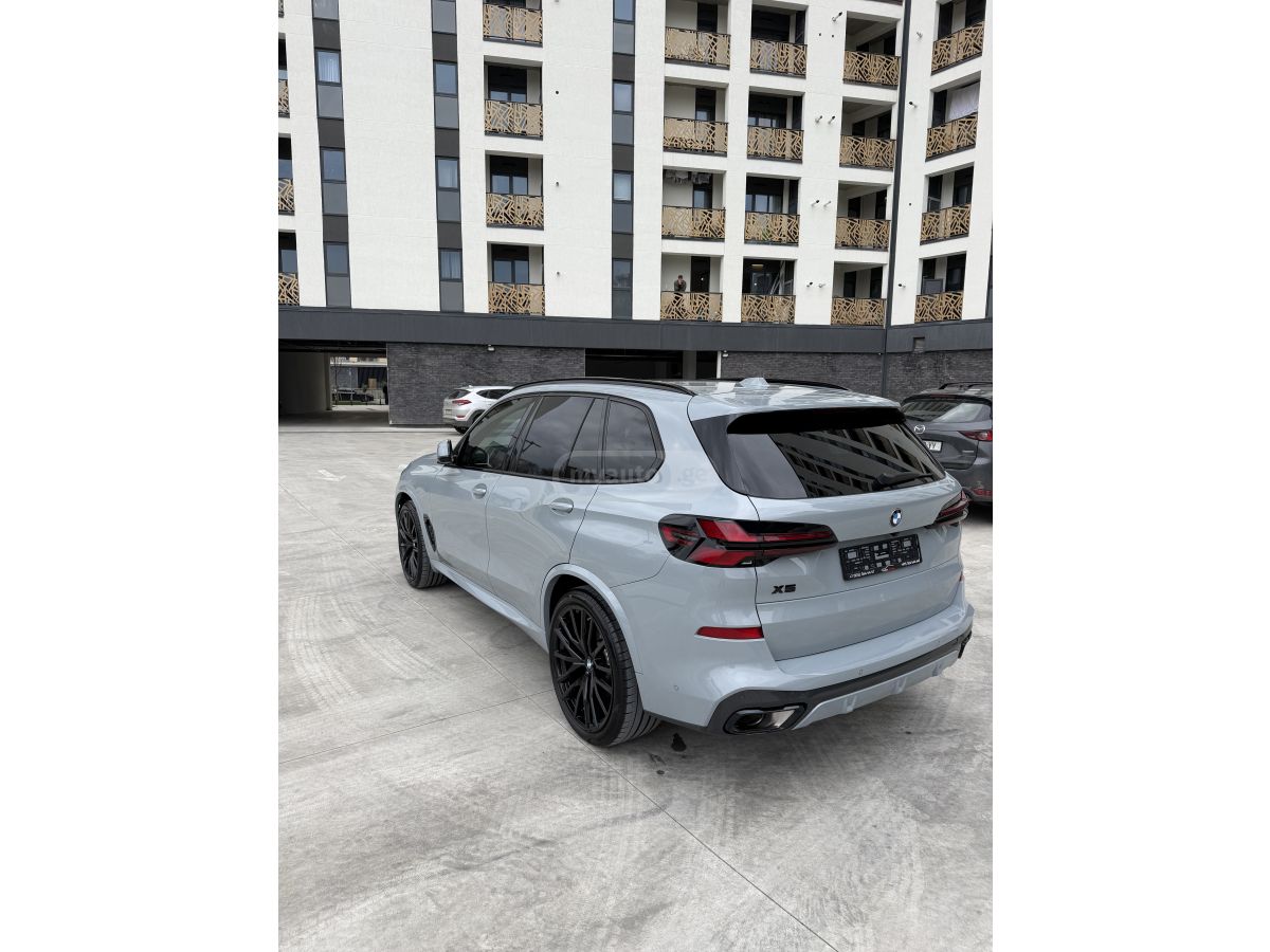 BMW xDrive40i 4dr All-Wheel Drive — миниатюра 7