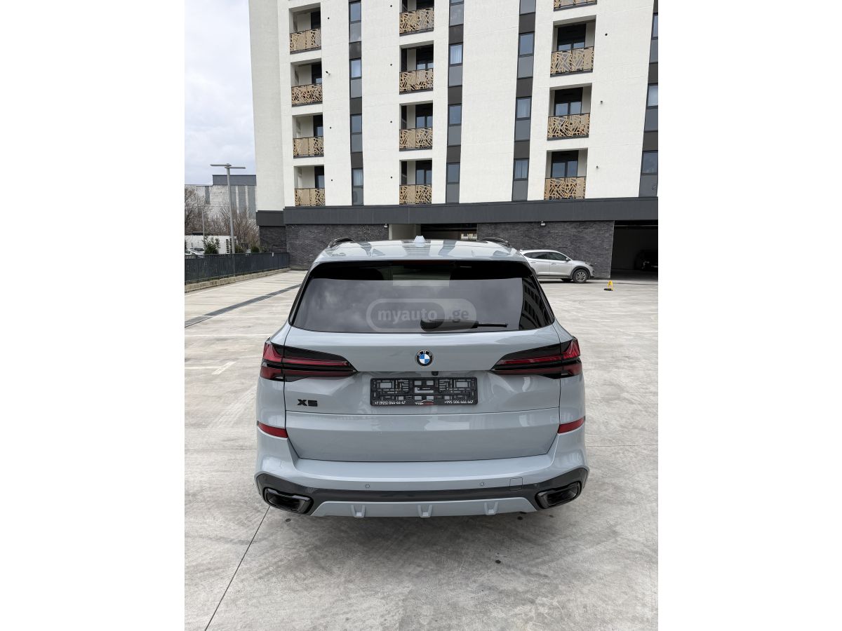 BMW xDrive40i 4dr All-Wheel Drive — миниатюра 8