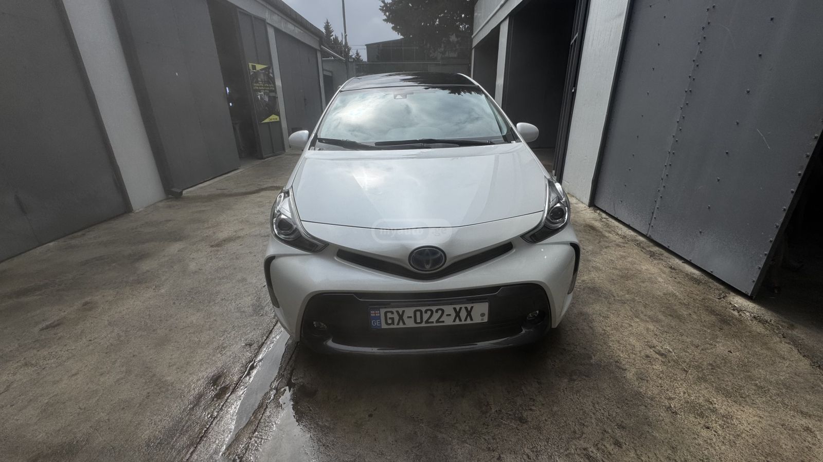 Toyota Prius V - фото 4