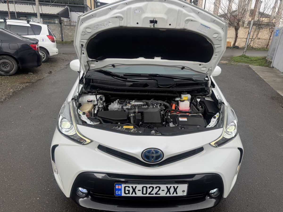 Toyota Prius V - фото 5