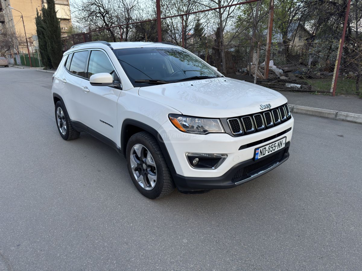 Jeep Compass - фото 1