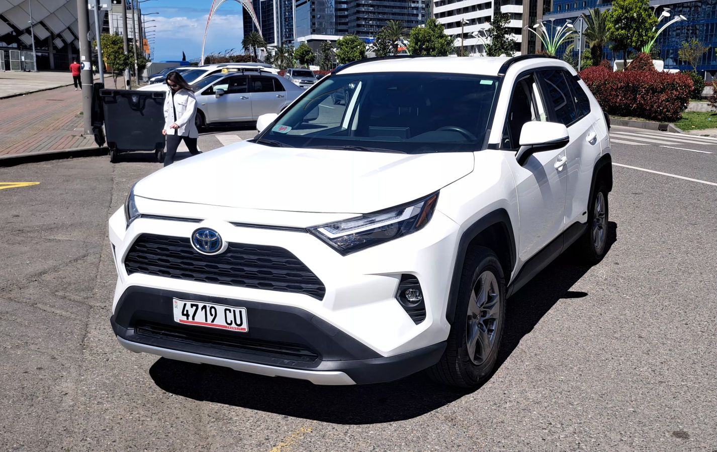 Toyota RAV 4 - фото 1