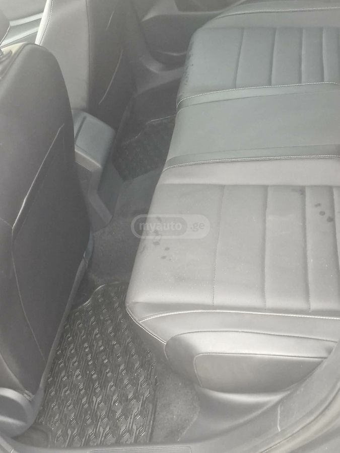 Volkswagen Jetta - фото 8