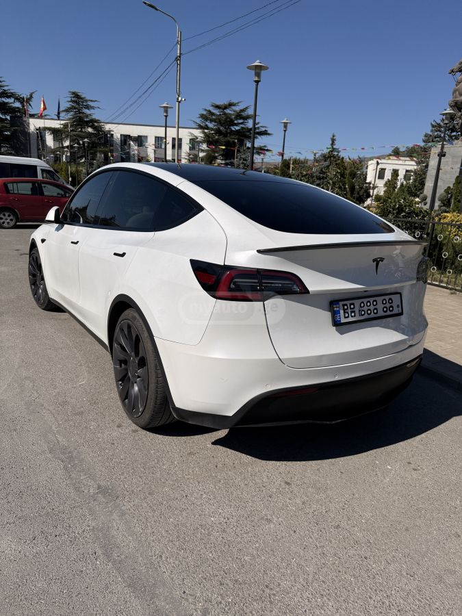 Tesla Model Y - фото 4