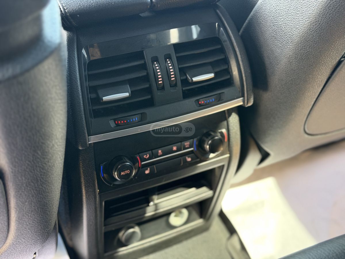 BMW X5 - фото 11