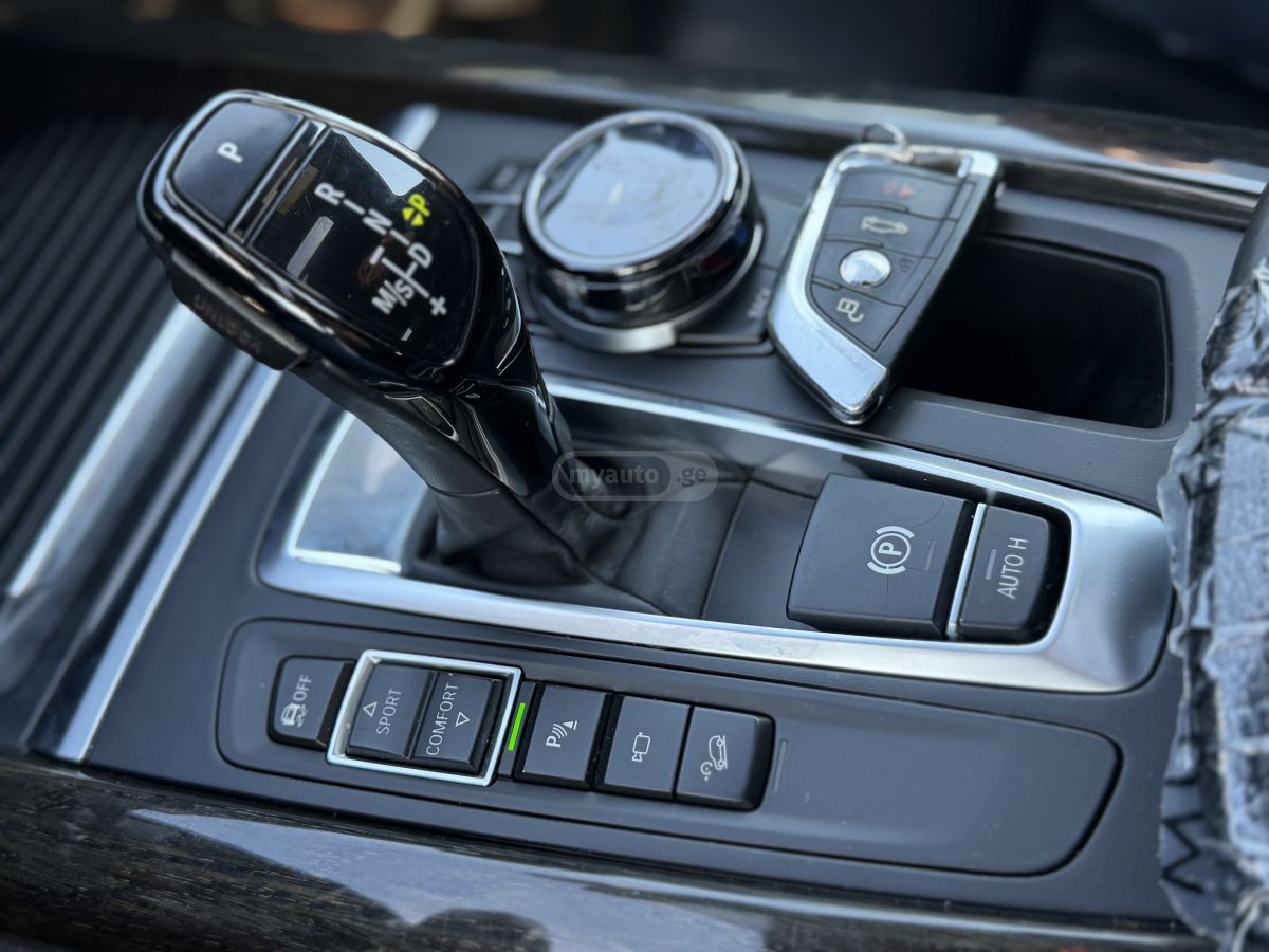 BMW X5 - фото 12