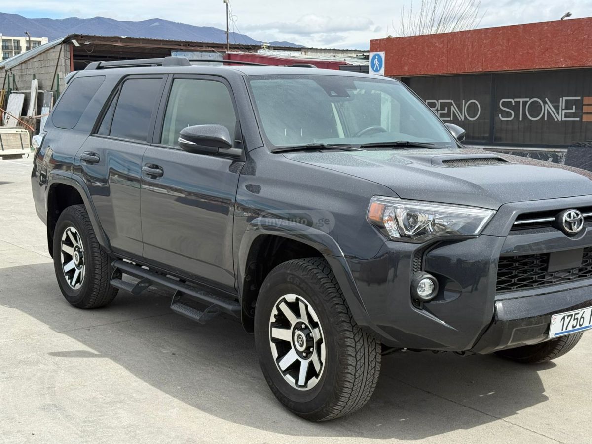 Toyota 4 Runner - фото 3