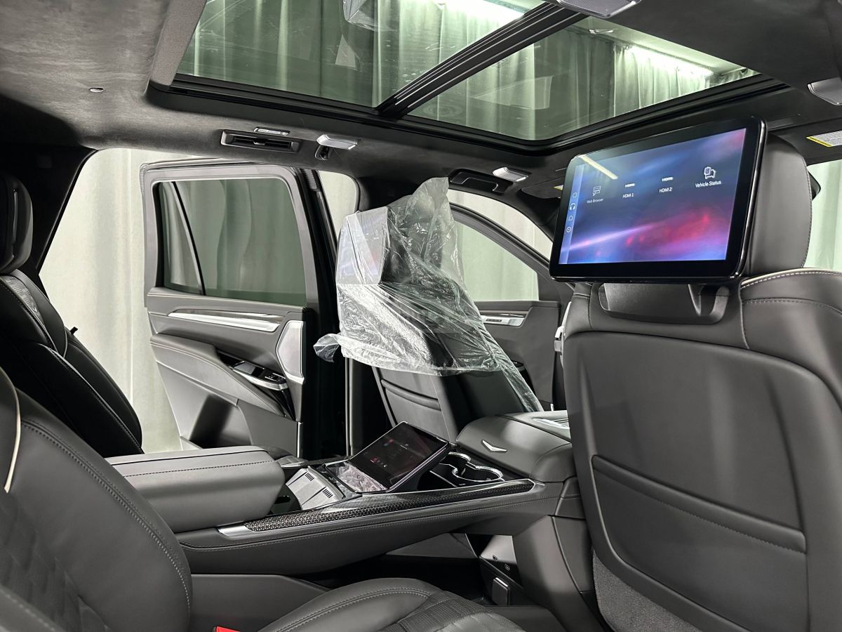 Cadillac Escalade 2026 — миниатюра 11