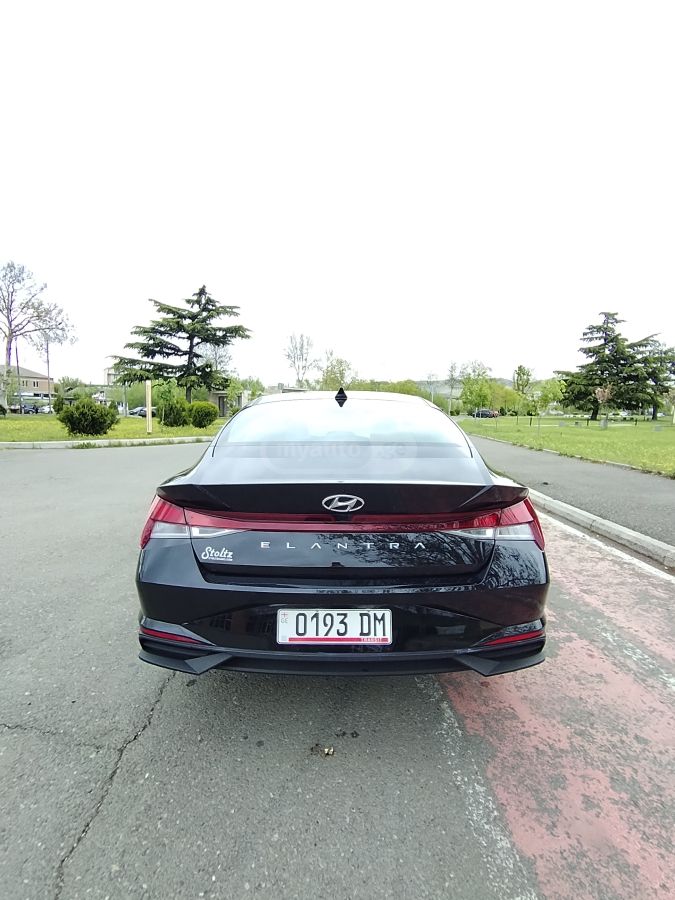 Hyundai Elantra - фото 2