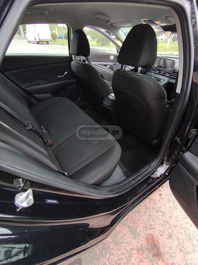 Hyundai Elantra - фото 7