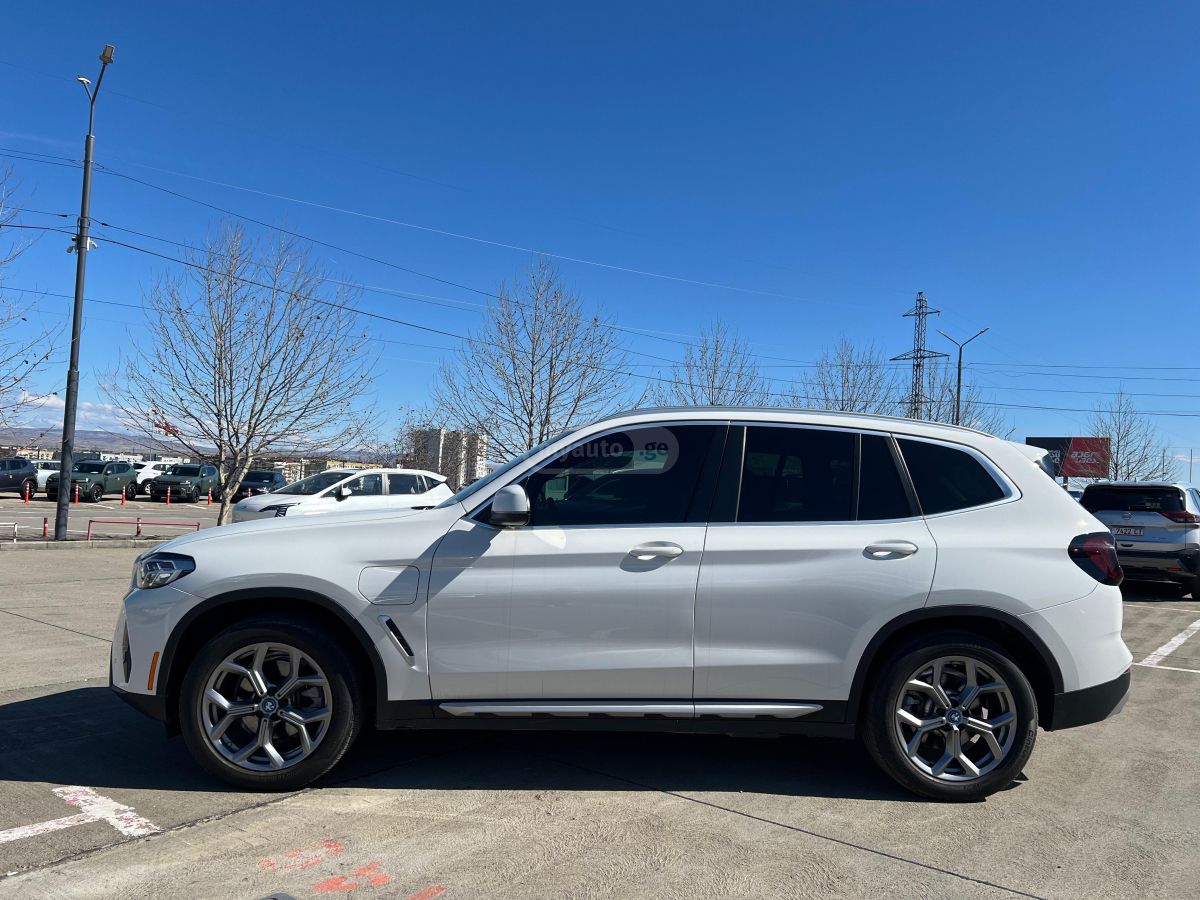 BMW Plugin hybrid — миниатюра 1