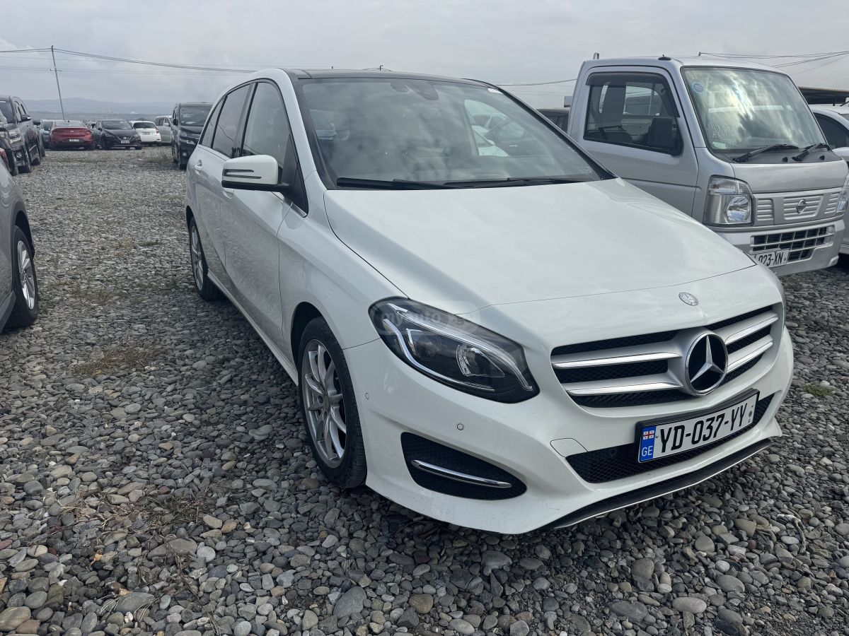 Mercedes-Benz B 180 - фото 1