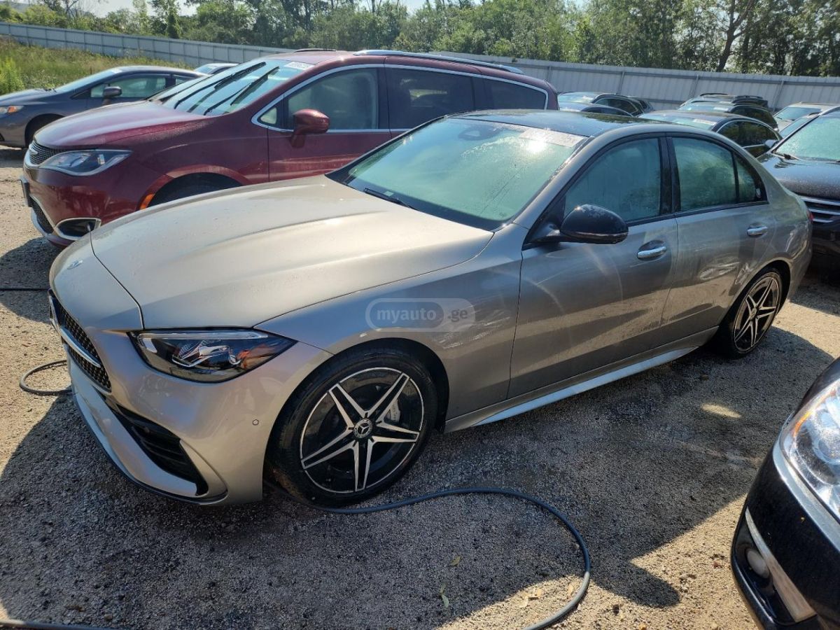 Mercedes-Benz C 300 - фото 1