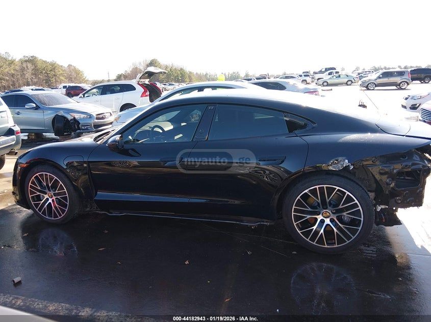 Porsche Taycan 4 S - фото 8