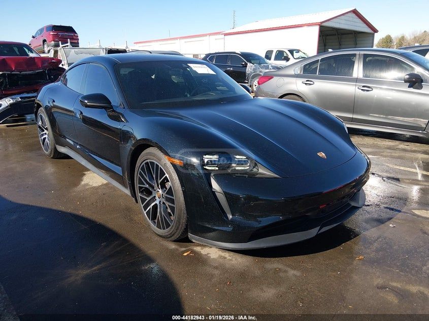 Porsche Taycan 4 S - фото 9