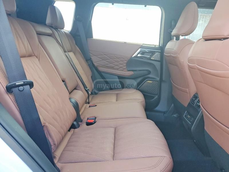 Mitsubishi Outlander 2025 — миниатюра 10