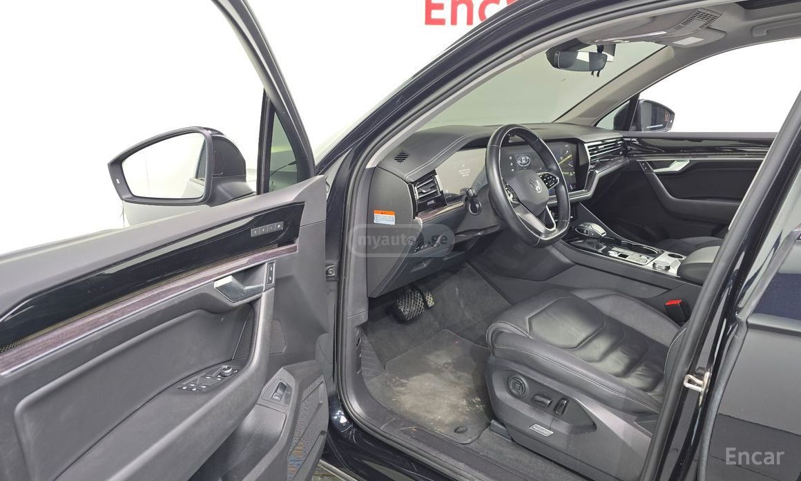 Volkswagen Touareg - фото 10