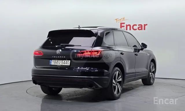 Volkswagen Touareg - фото 2