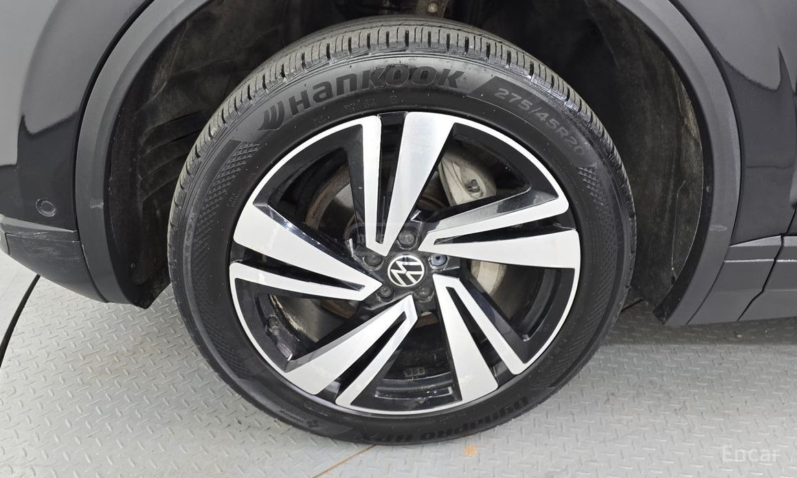 Volkswagen Touareg - фото 5