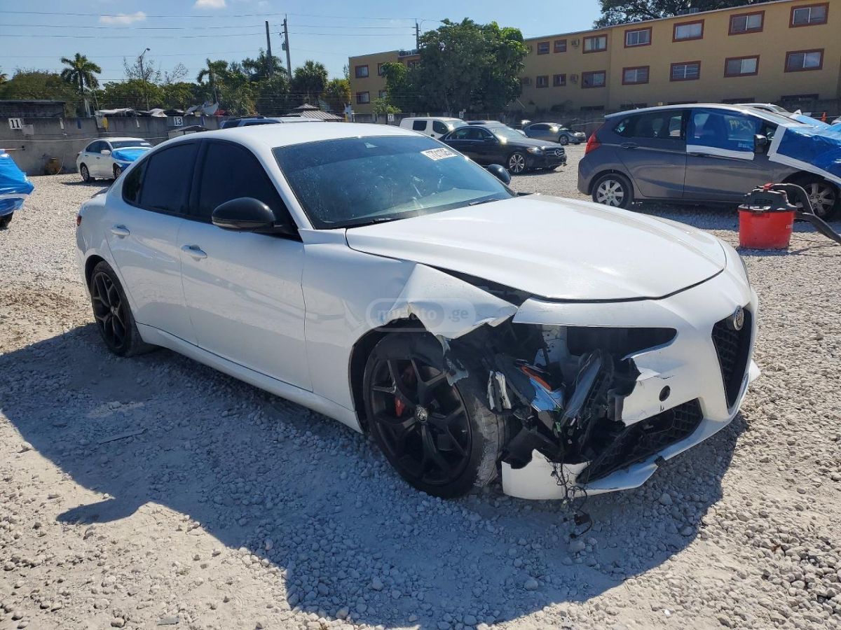 Alfa Romeo Giulia - фото 6