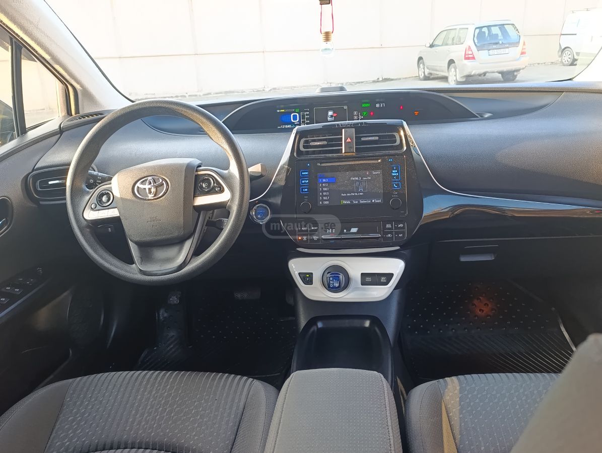 Toyota Prius - фото 4