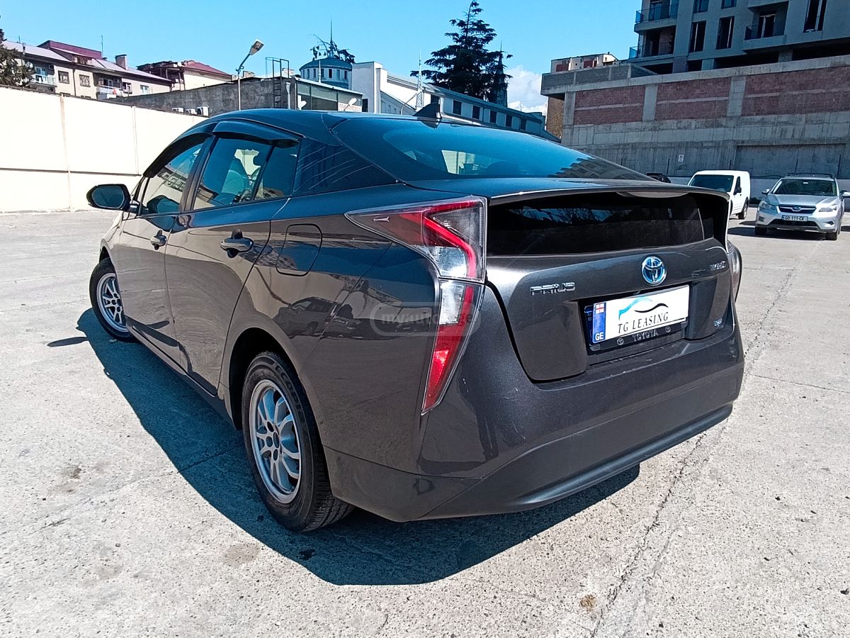 Toyota Prius - фото 8