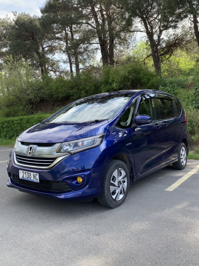Honda Freed - фото 2