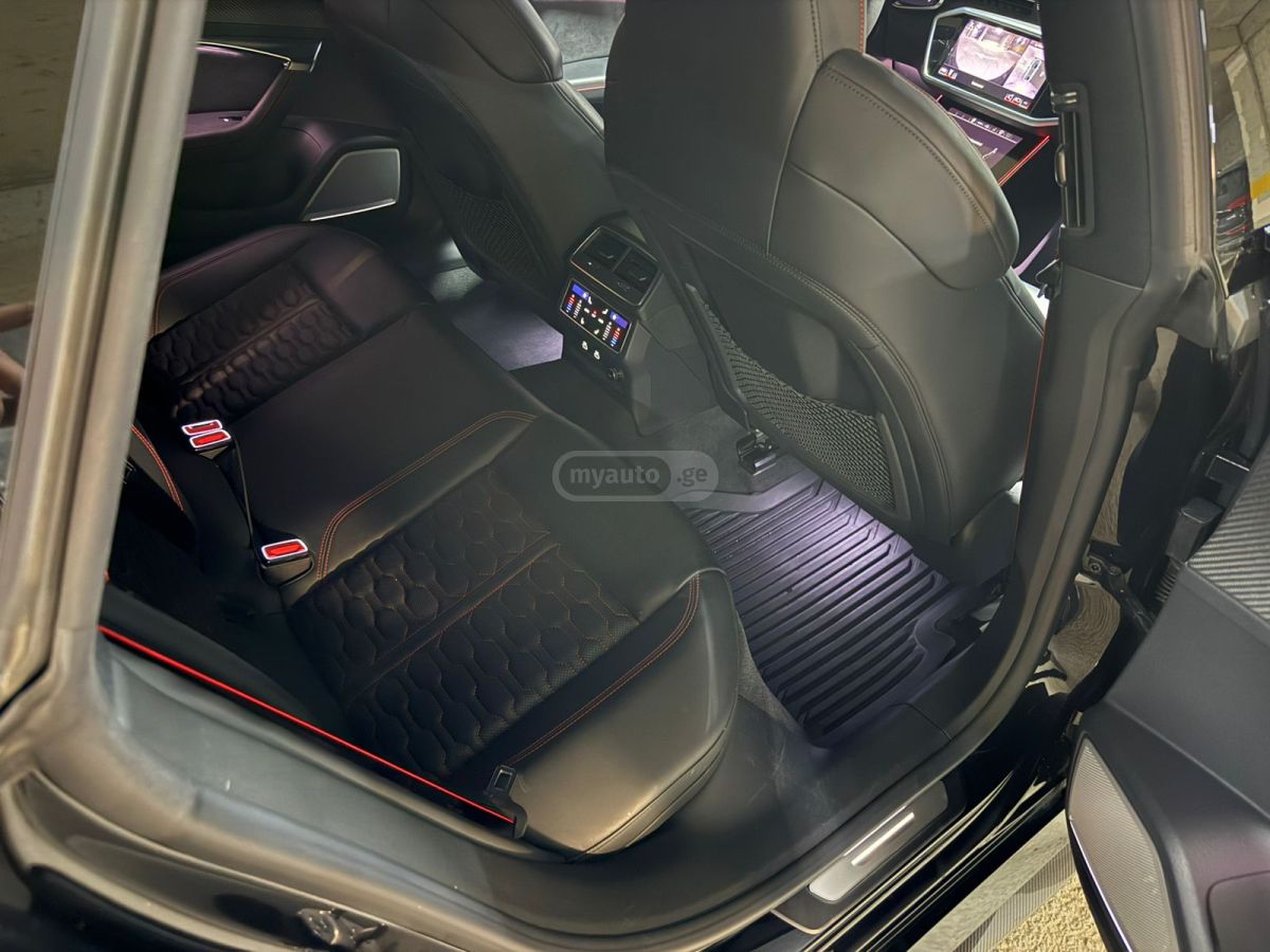 Audi RS7 - фото 11