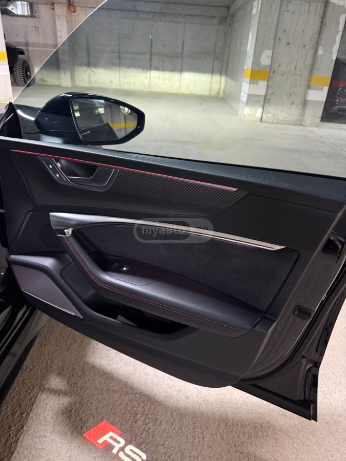 Audi RS7 - фото 12