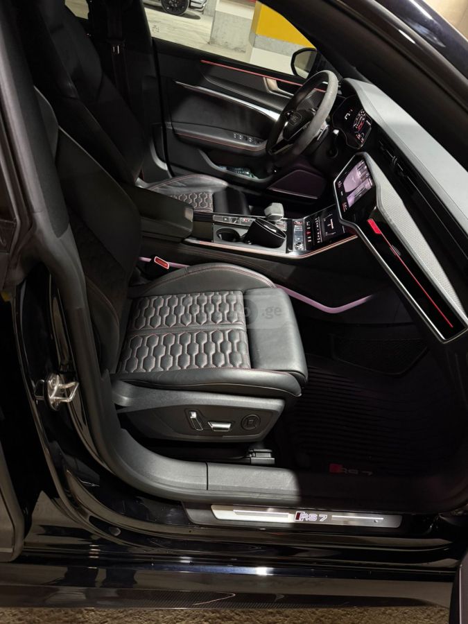 Audi RS7 - фото 14