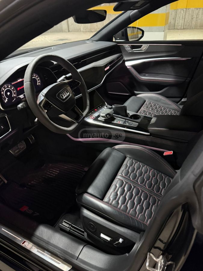 Audi RS7 - фото 8