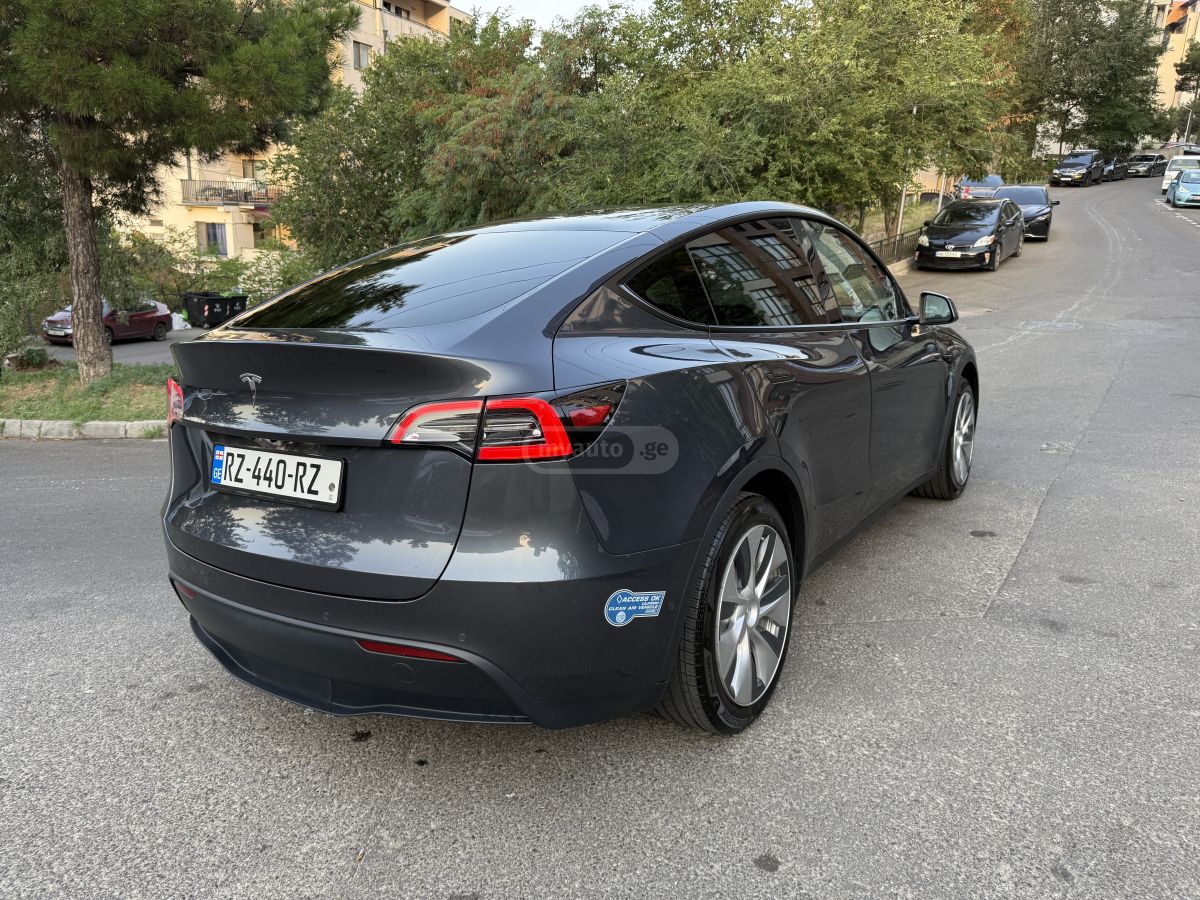 Tesla Model Y - фото 3
