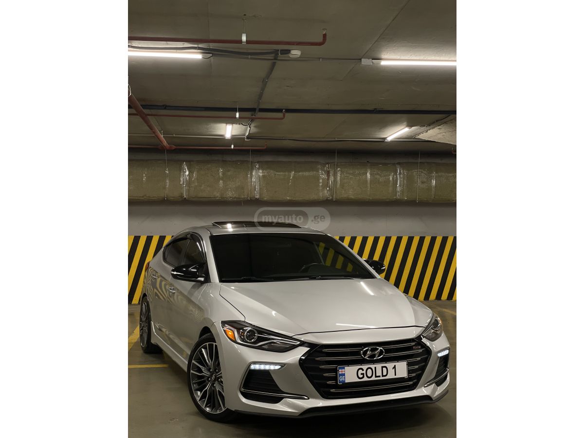 Hyundai Elantra - фото 1