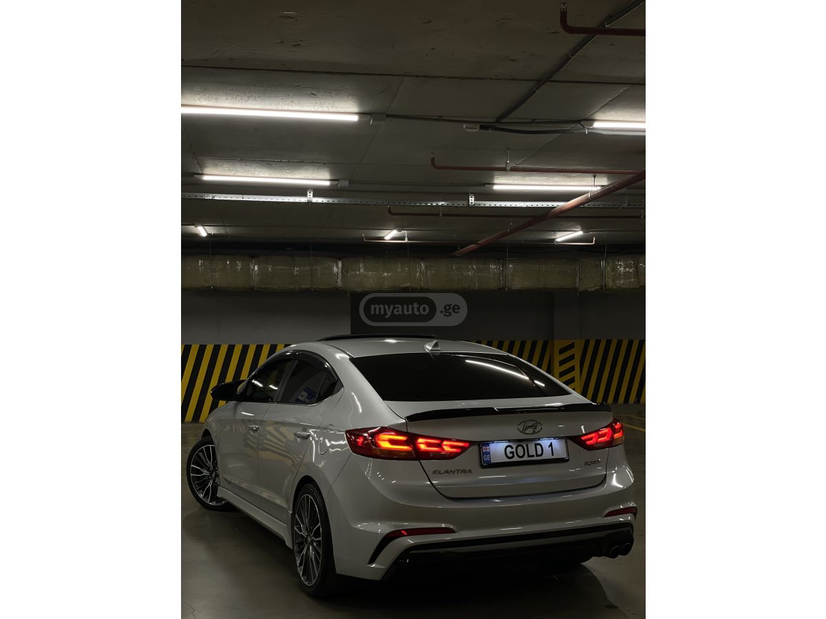Hyundai Elantra - фото 3