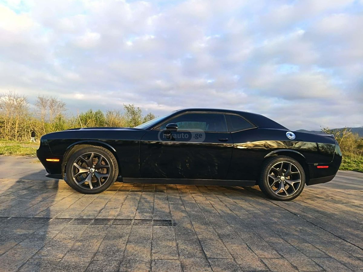 Dodge Challenger - фото 10