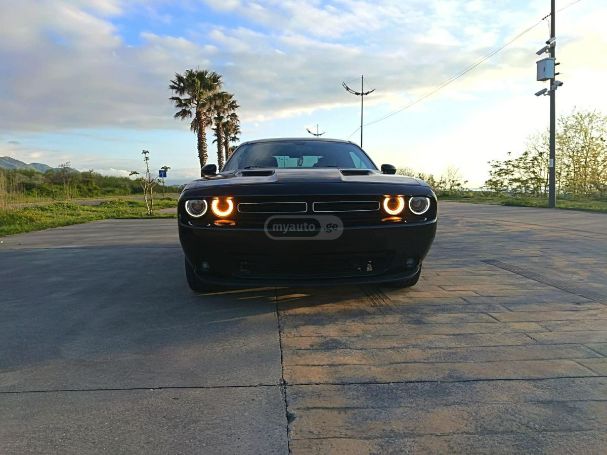 Dodge Challenger - фото 2