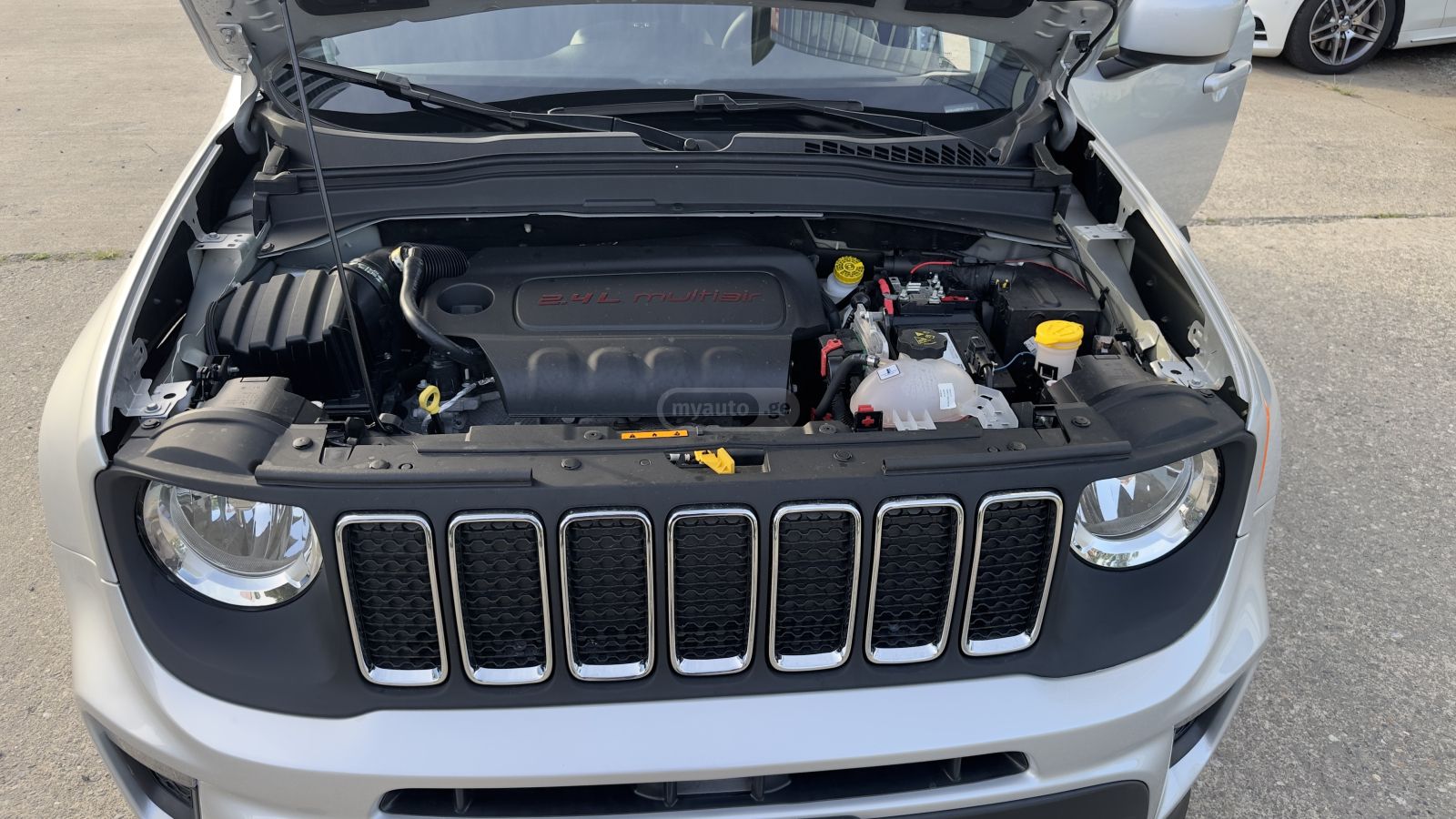 Jeep Renegade - фото 12