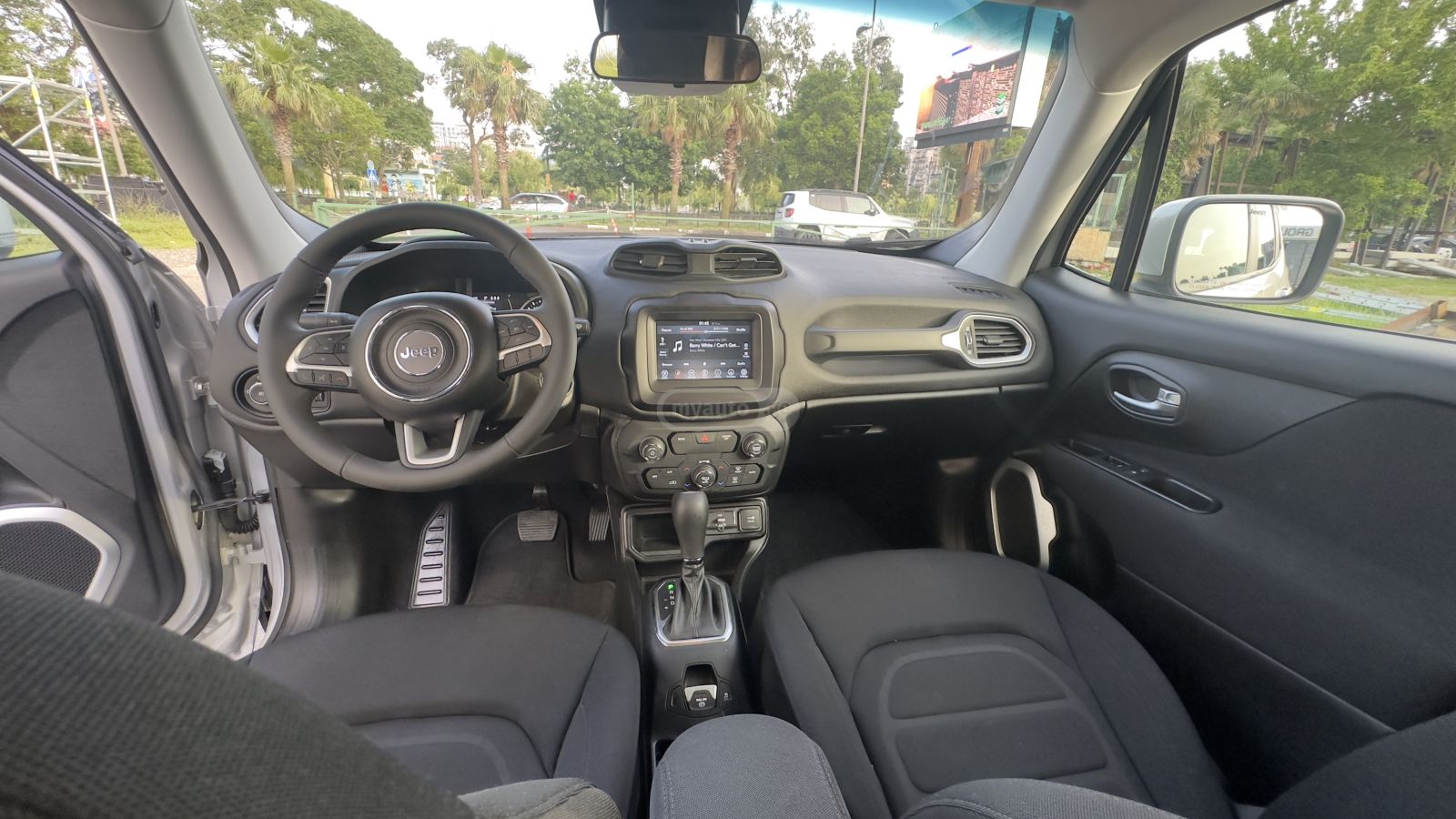 Jeep Renegade - фото 13