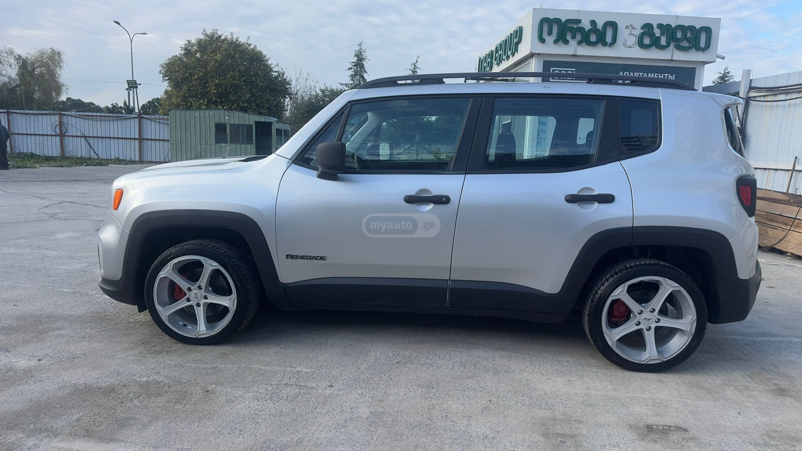 Jeep Renegade - фото 4