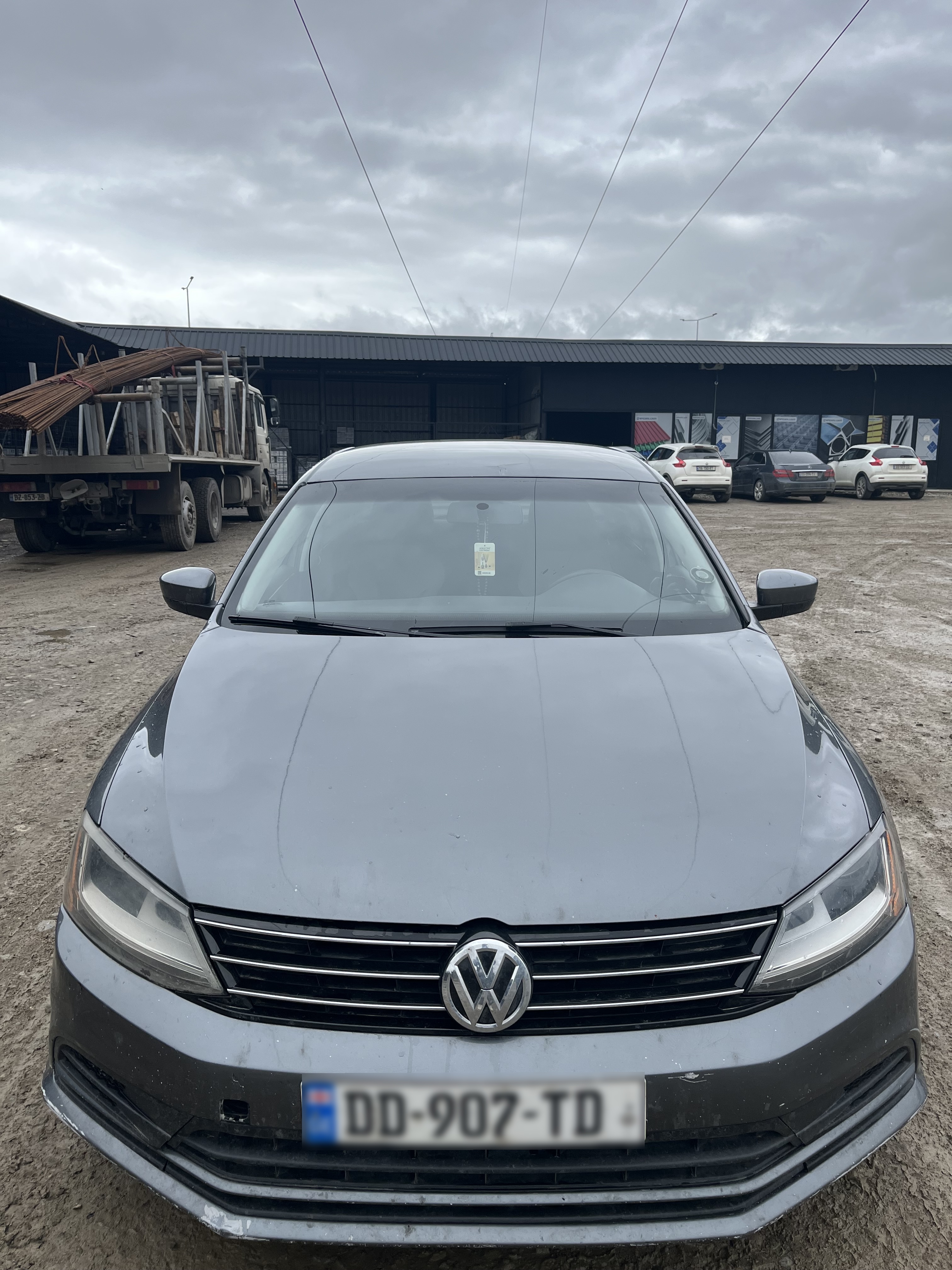 Volkswagen Jetta - фото 1