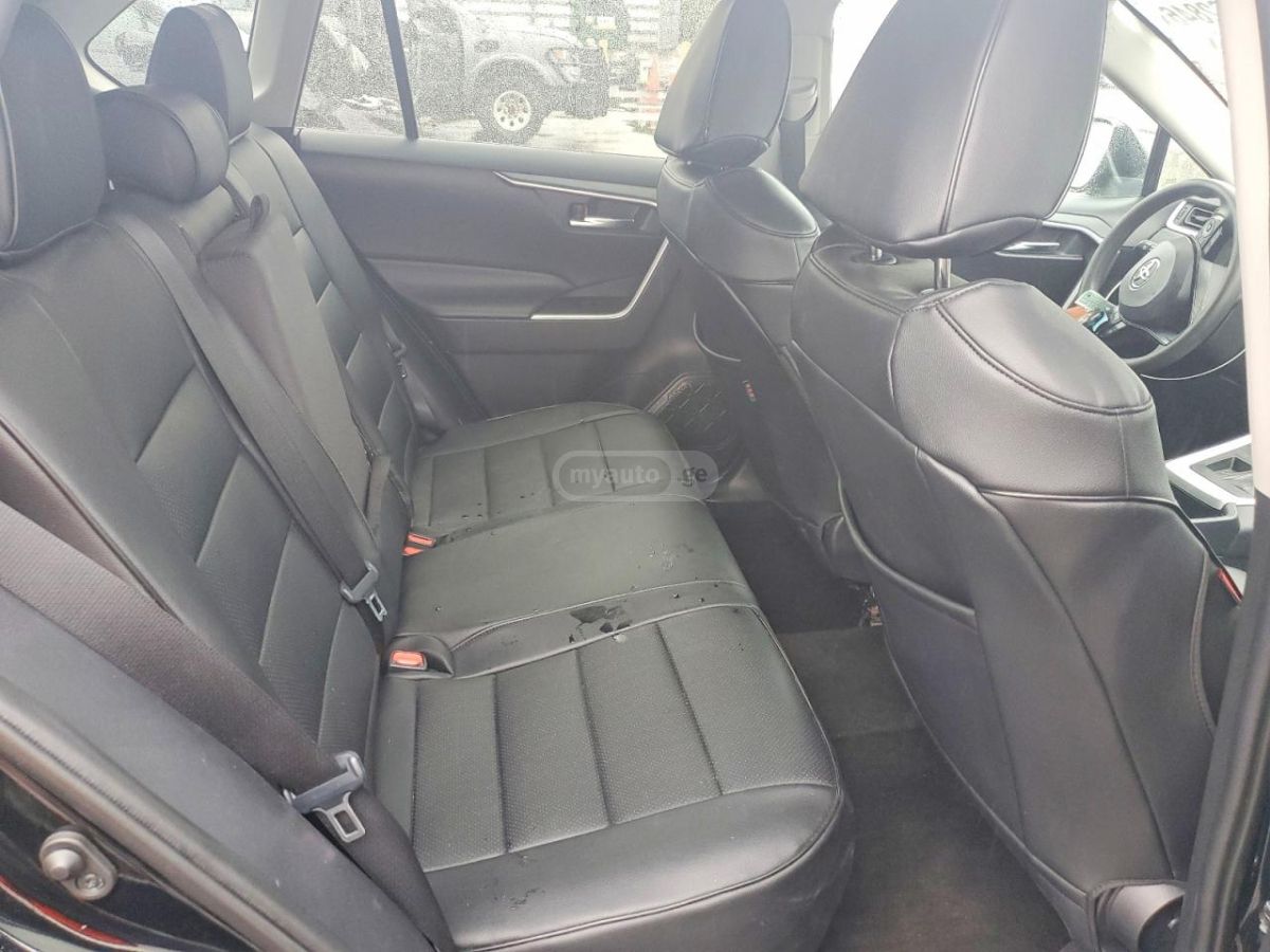 Toyota RAV 4 - фото 10