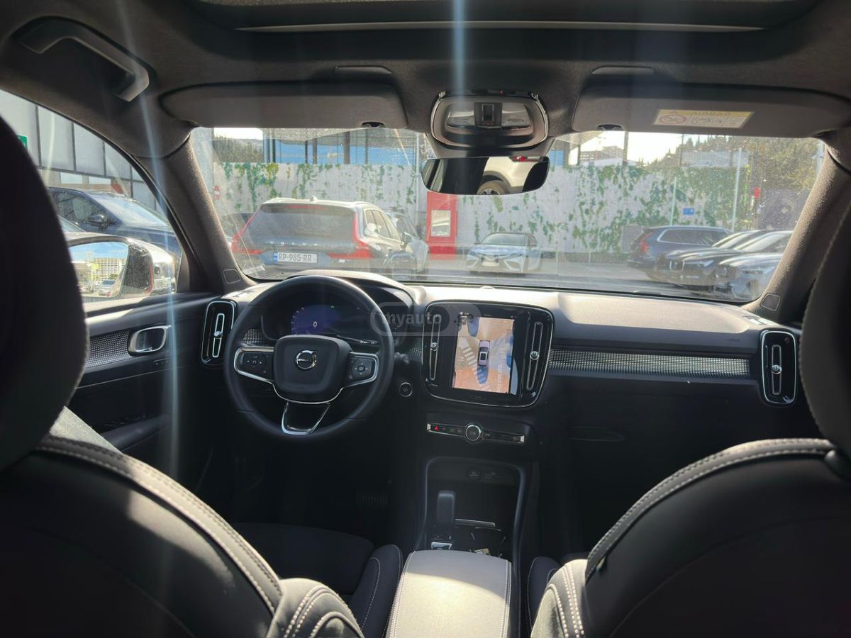 Volvo XC 40 - фото 2