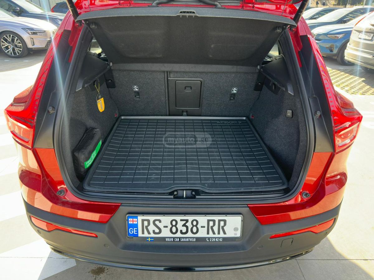 Volvo XC 40 - фото 4